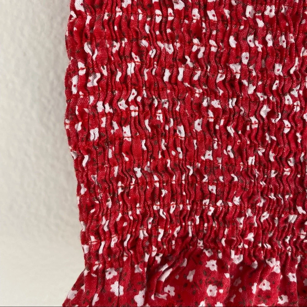 Red and White Floral Crop Top - Picture 3 of 3